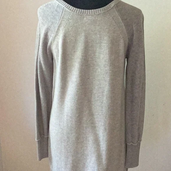 Eddie Bauer Light Taupe V-Neck Sweater - Picture 5 of 8